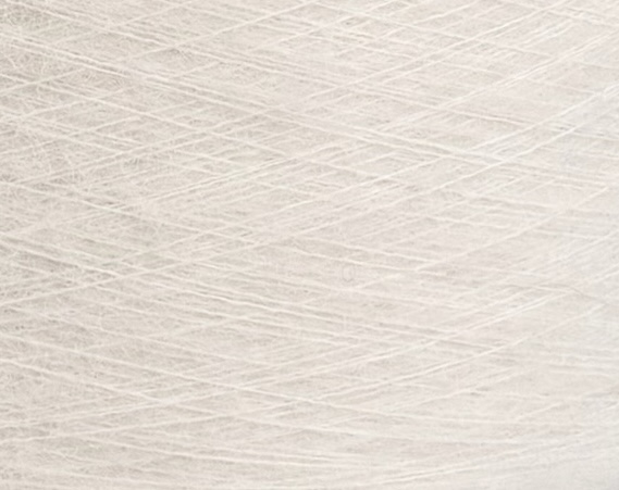 Lanificio dell’Olivo Art. Ebony 2200 m / 100 g – Garn aus Babyalpaka col. Naturweiss